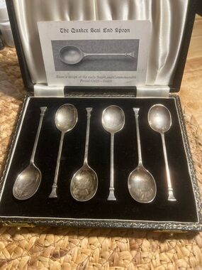Quaker Seal End Spoon Set - Solid Silver Boxed